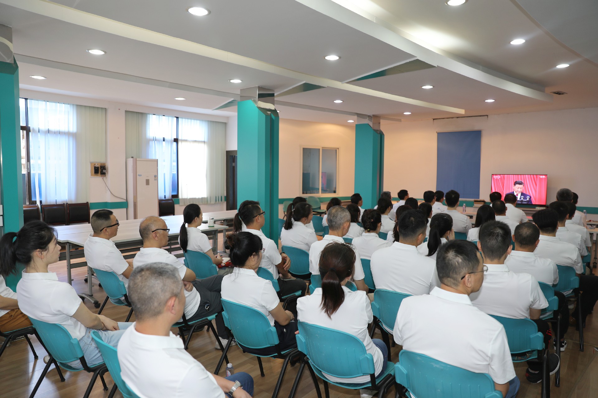 1665965448484000