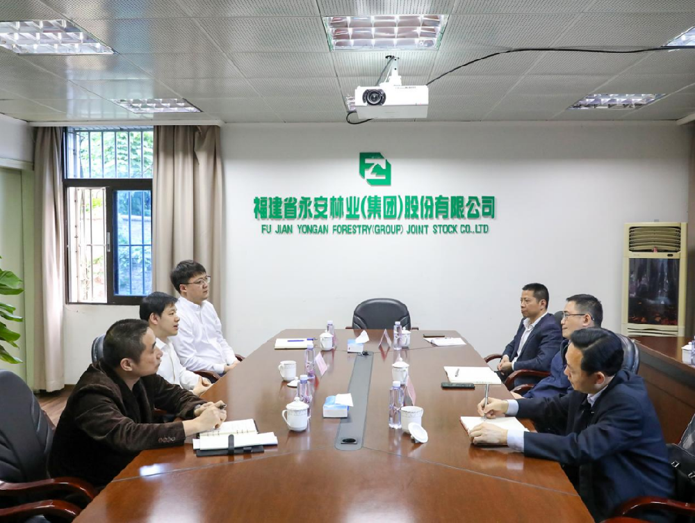 Easybet市委副书记、、市长温欣传一行到访Easybet林业