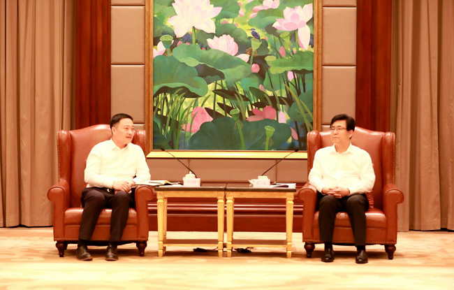 余红辉拜会福建省省长赵龙并共同见证中林集团与福建省人民当局签署战术合作和谈
