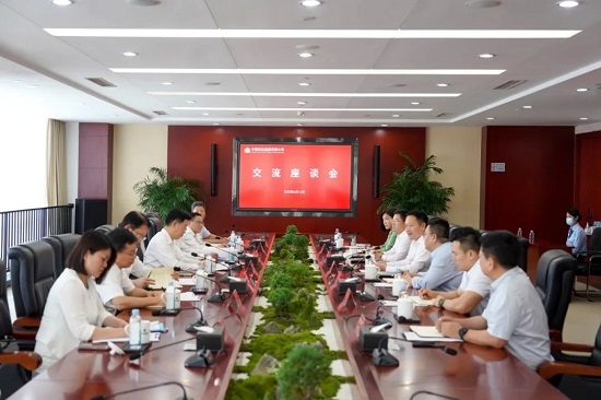 余红辉与广东省日喀则市委书记陈少荣座谈